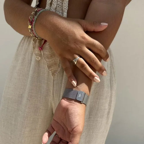 xoxo Wildhearts Apple Watch Milanese Strap (Silver)