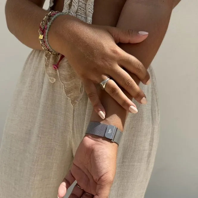 xoxo Wildhearts Apple Watch Milanese Strap (Silver)