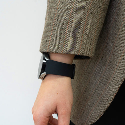 Silicone Strap 'One Push', black, lifestyle photo