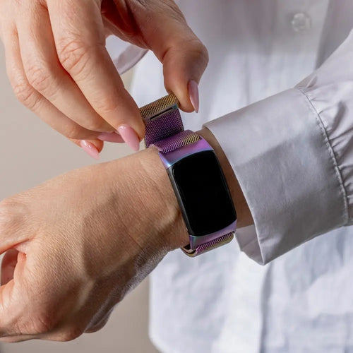 Fitbit Charge 6 Milanese band (regenboog)