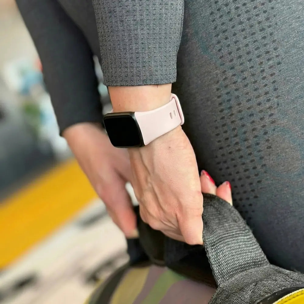 Fitbit Charge 5 siliconen bandje (lichtroze)