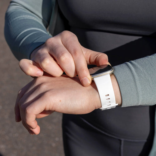 Bracelet silicone classique Fitbit Sense (blanc)