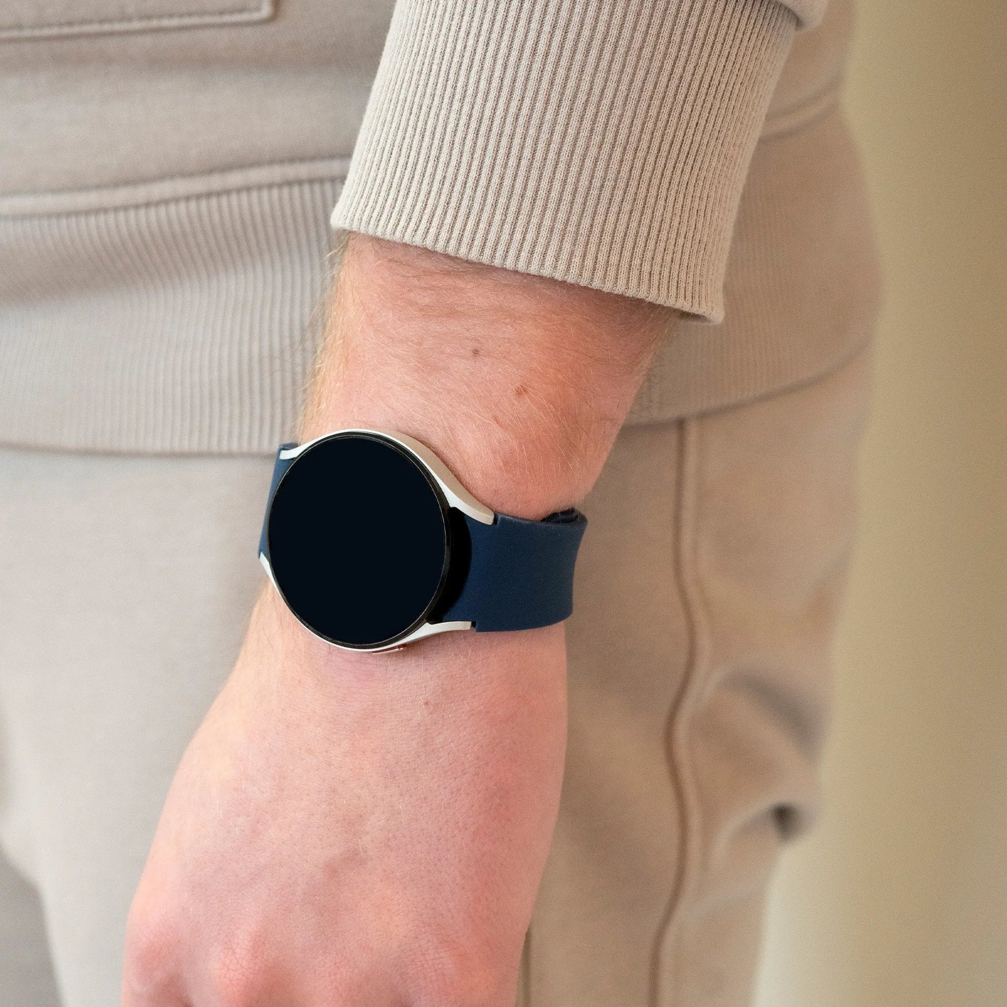 Silicone Strap 'One Push', dark blue, lifestyle photo