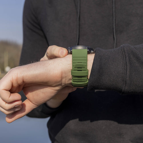 Bracelet silicone à boucle Garmin Tactix 8 - 51mm (vert foncé)