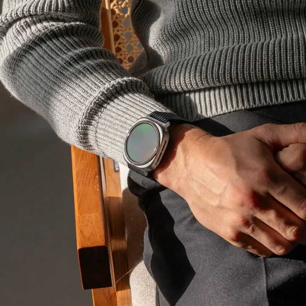 Samsung Galaxy Watch Ultra Milanese band met P-buckle (zwart)