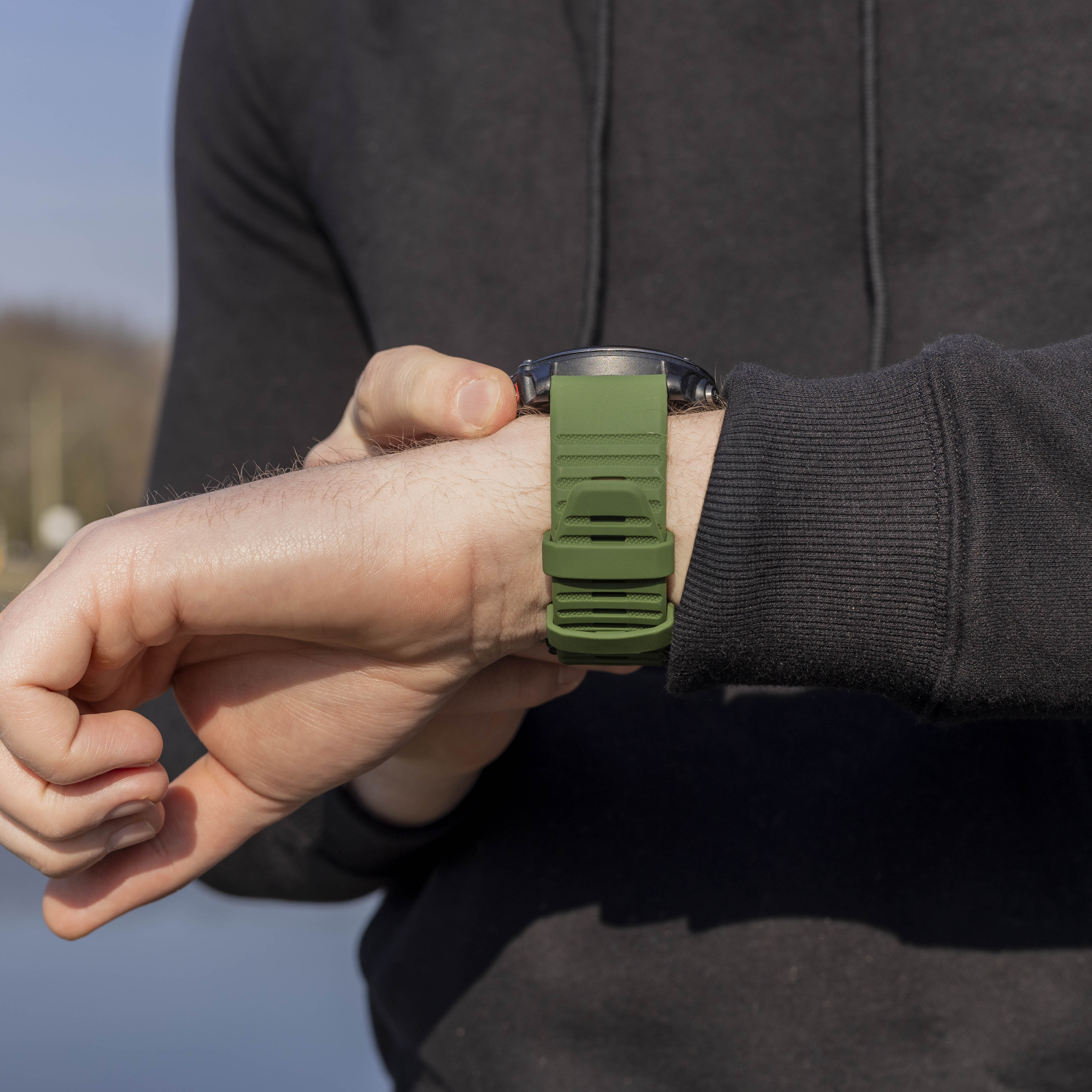 Bandz Garmin Enduro 1 / 2 / 3 Silicone Strap with Buckle (Dark Green)