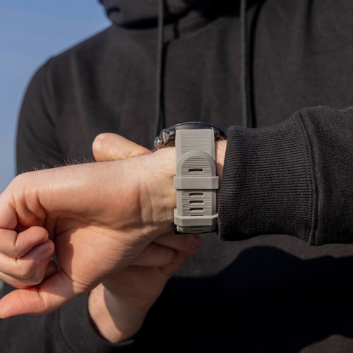 Garmin Fenix 9 - 51mm Silikonarmband (Grau)