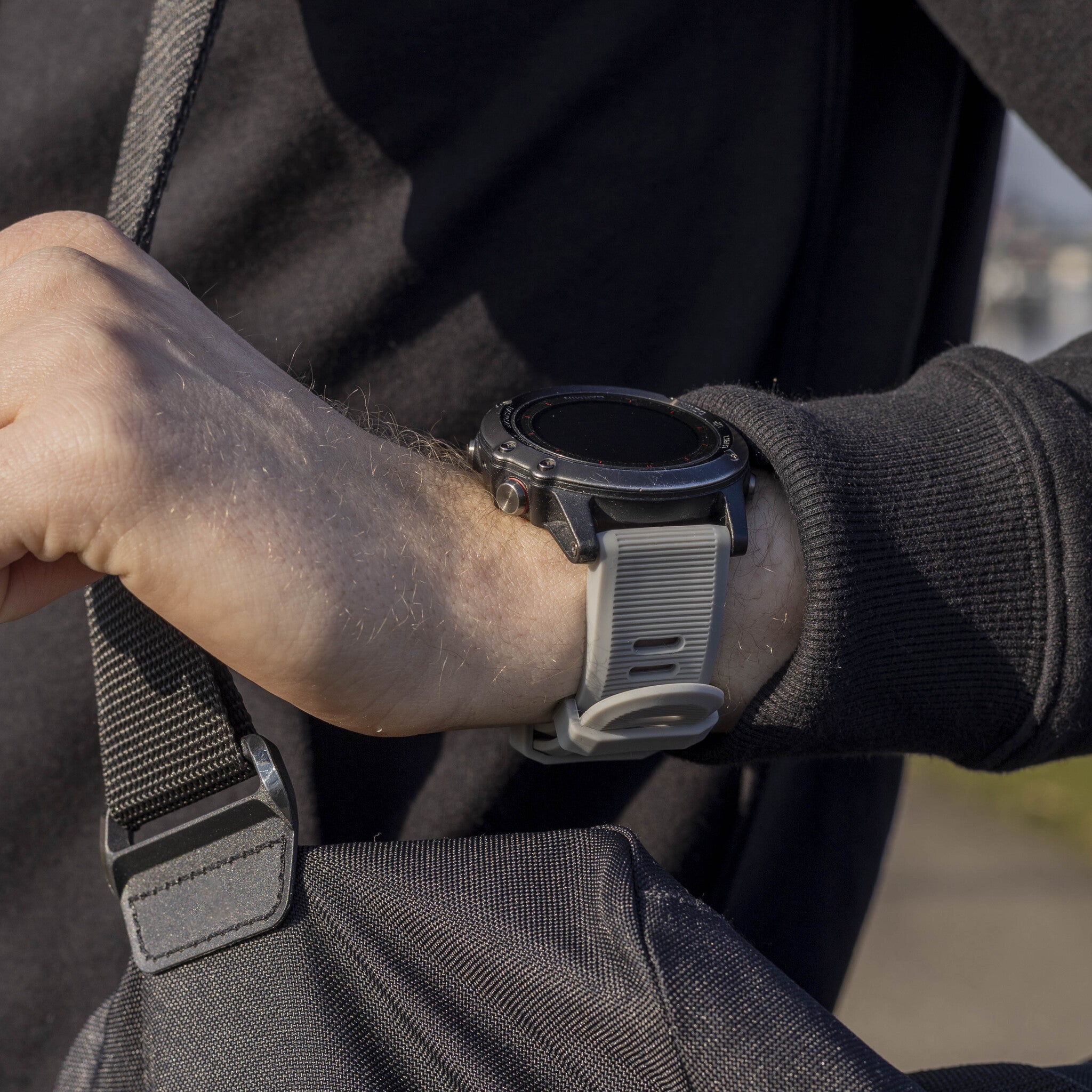 Garmin Quatix 8 - 51mm Silikonarmband (Grau)
