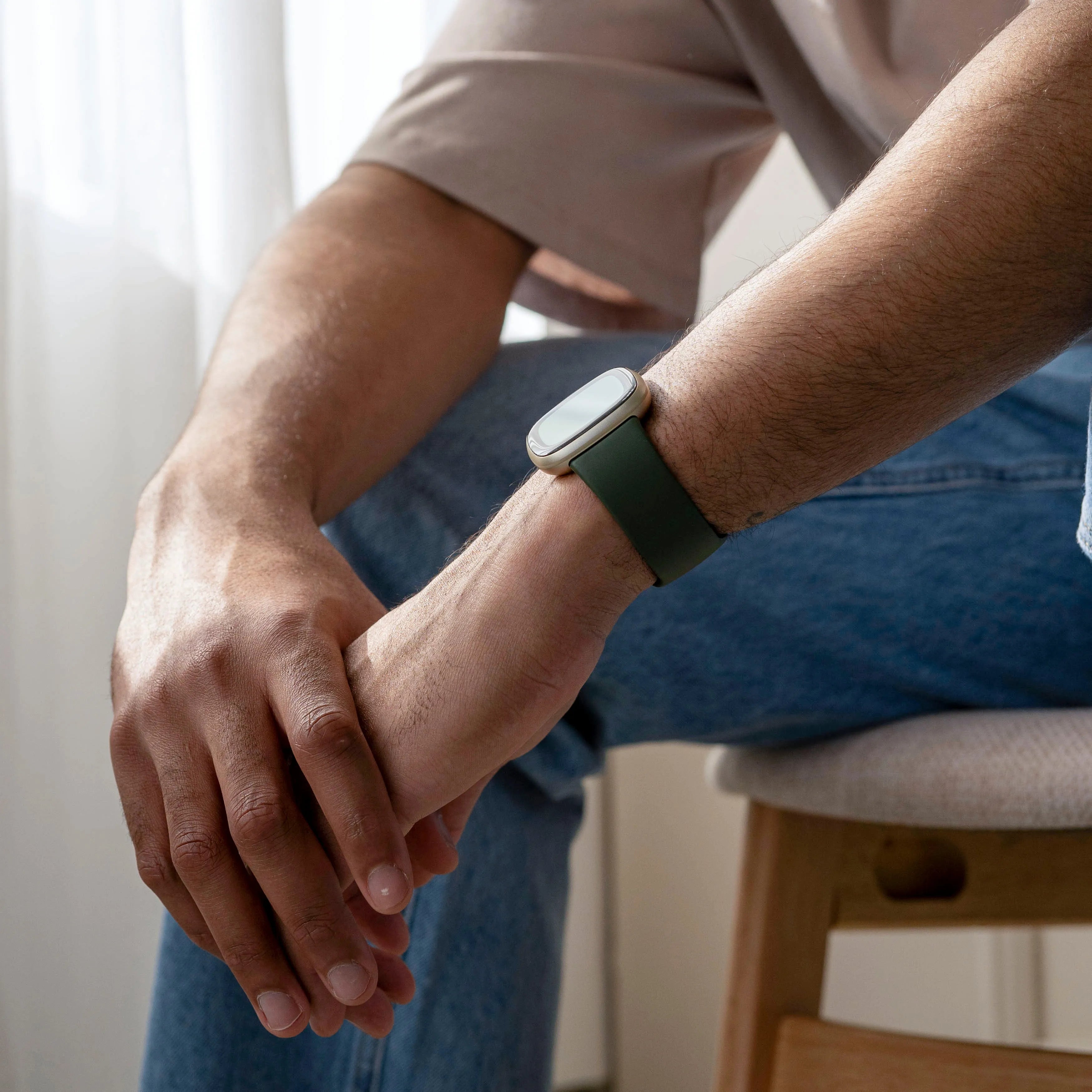 Fitbit Versa 3 Silikonarmband Classic (Dunkelgrün)