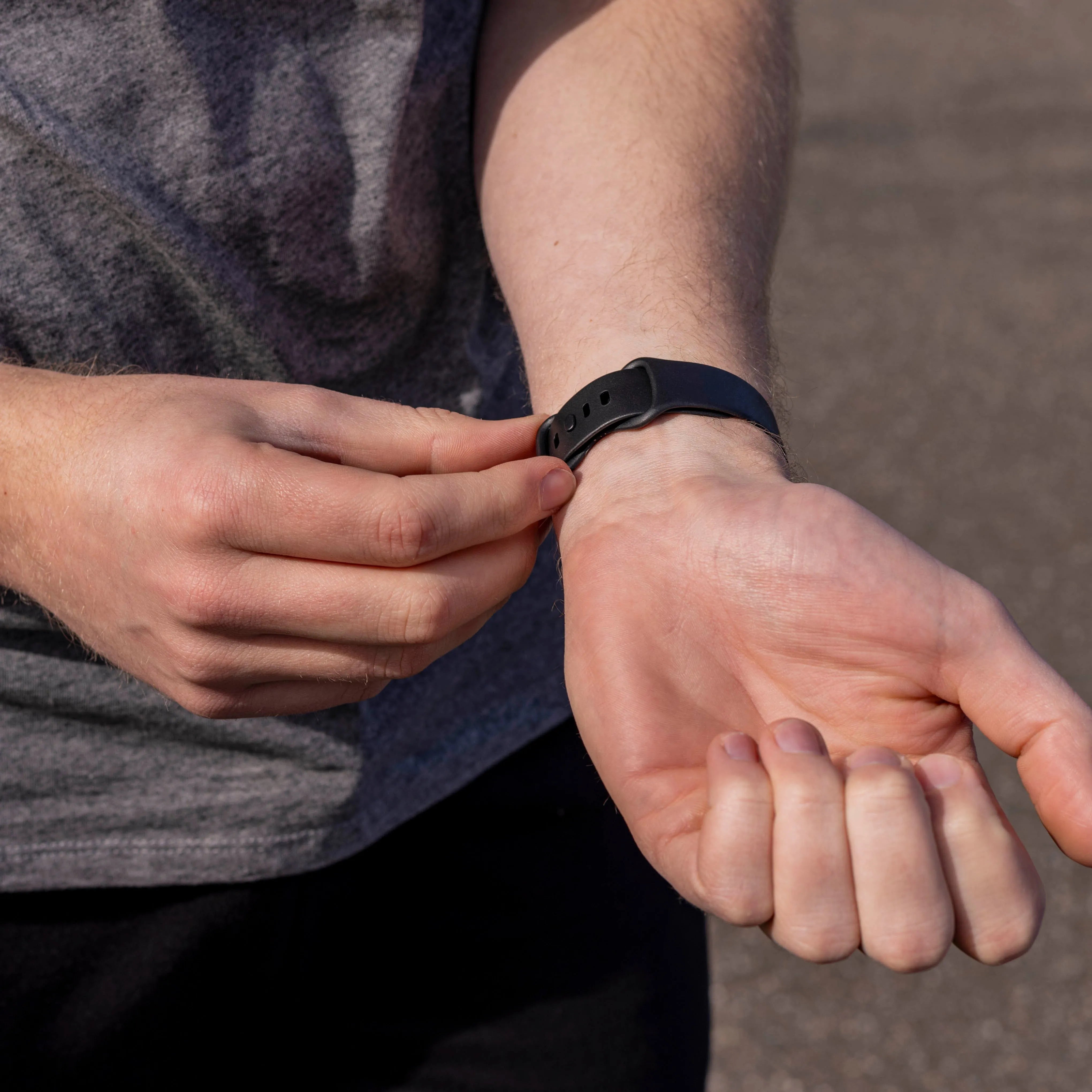 Fitbit Sense Silikonarmband Classic (Schwarz)