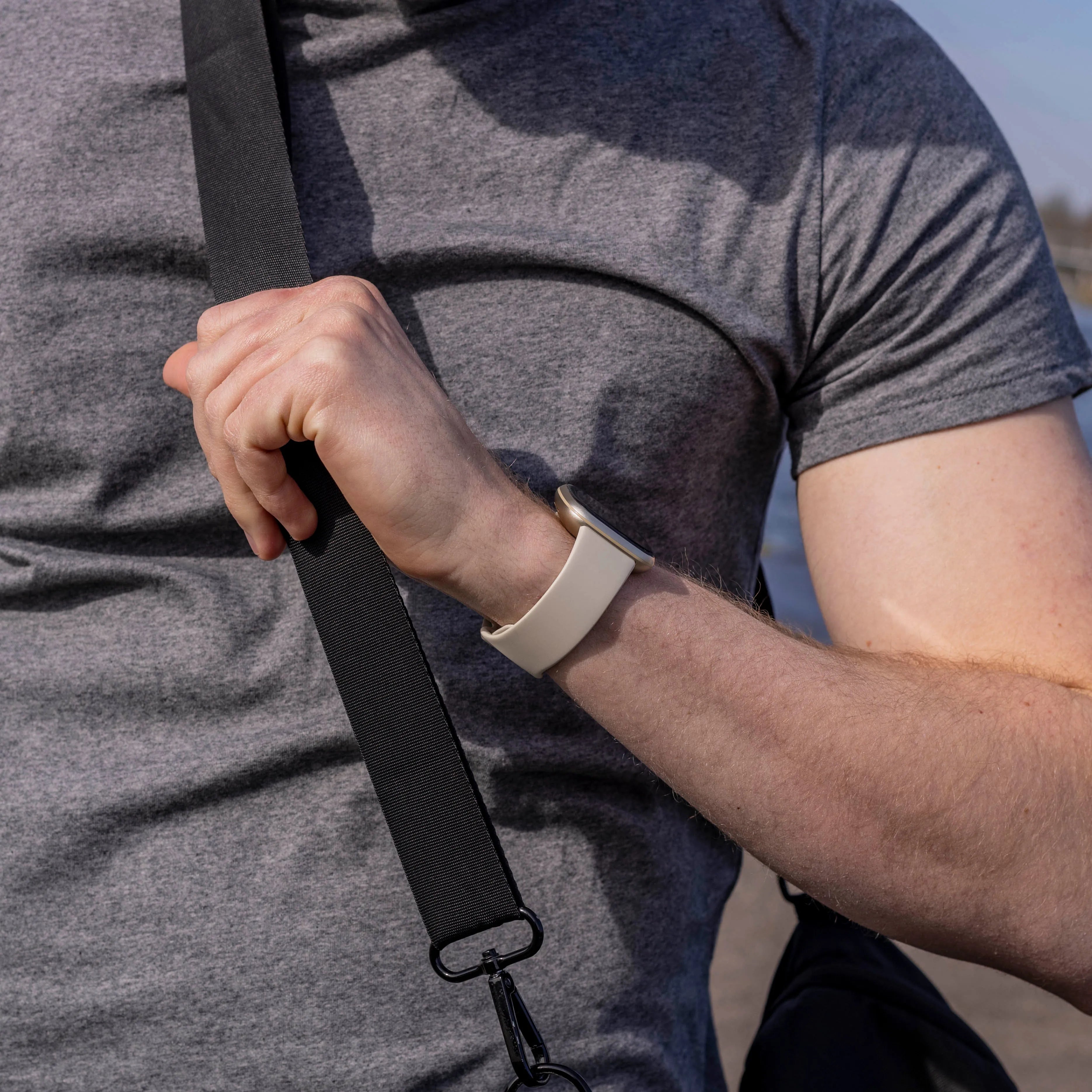 Fitbit Versa 3 Silikonarmband Classic (Gebrochenes Weiß)
