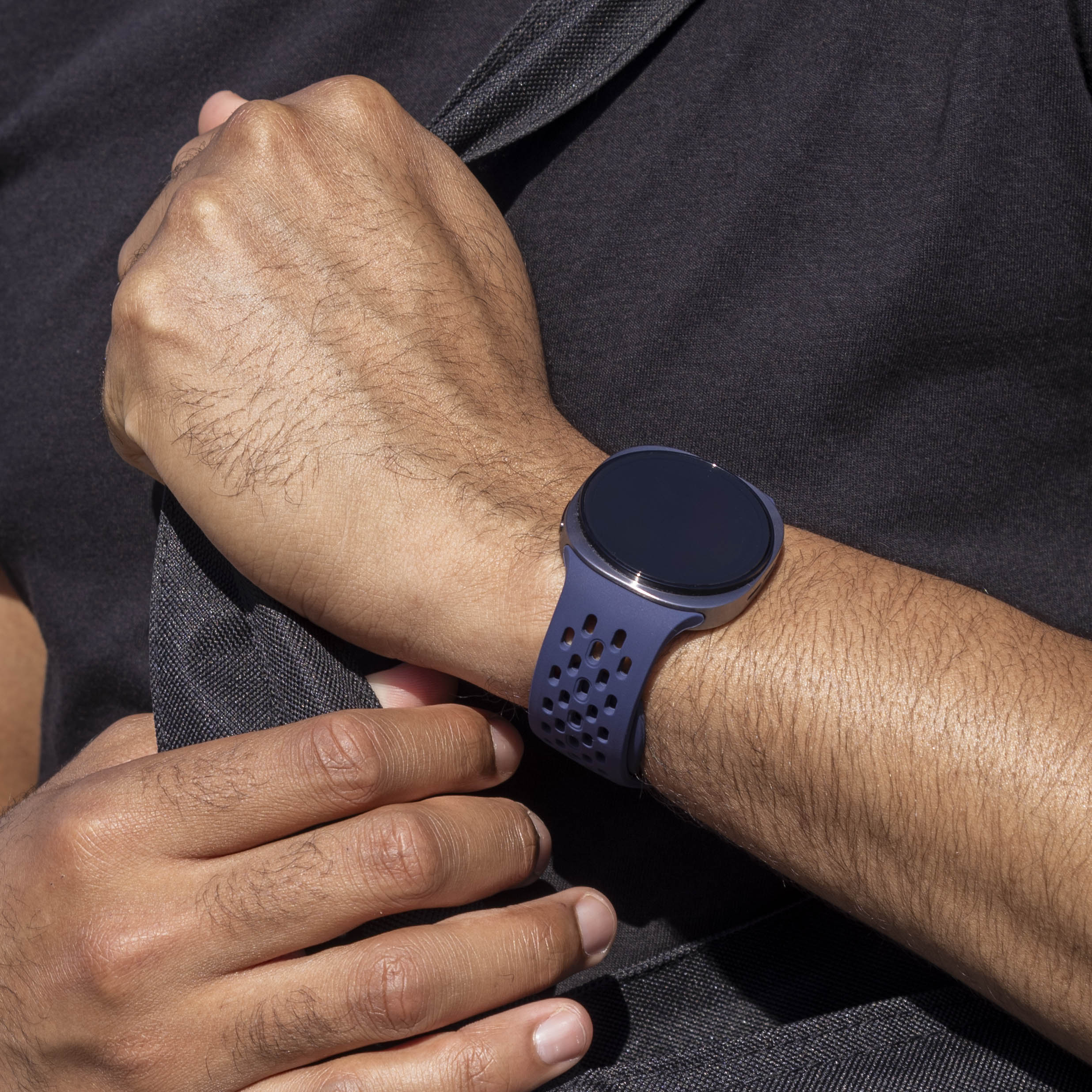 Samsung Galaxy Watch 8 Classic Silikonarmband mit Löchern (Dunkel Blau)