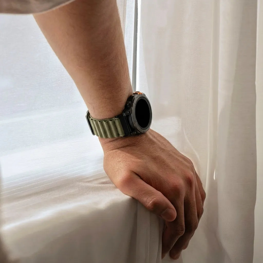 Garmin Forerunner 970 Alpine Armband (Olivgrün)