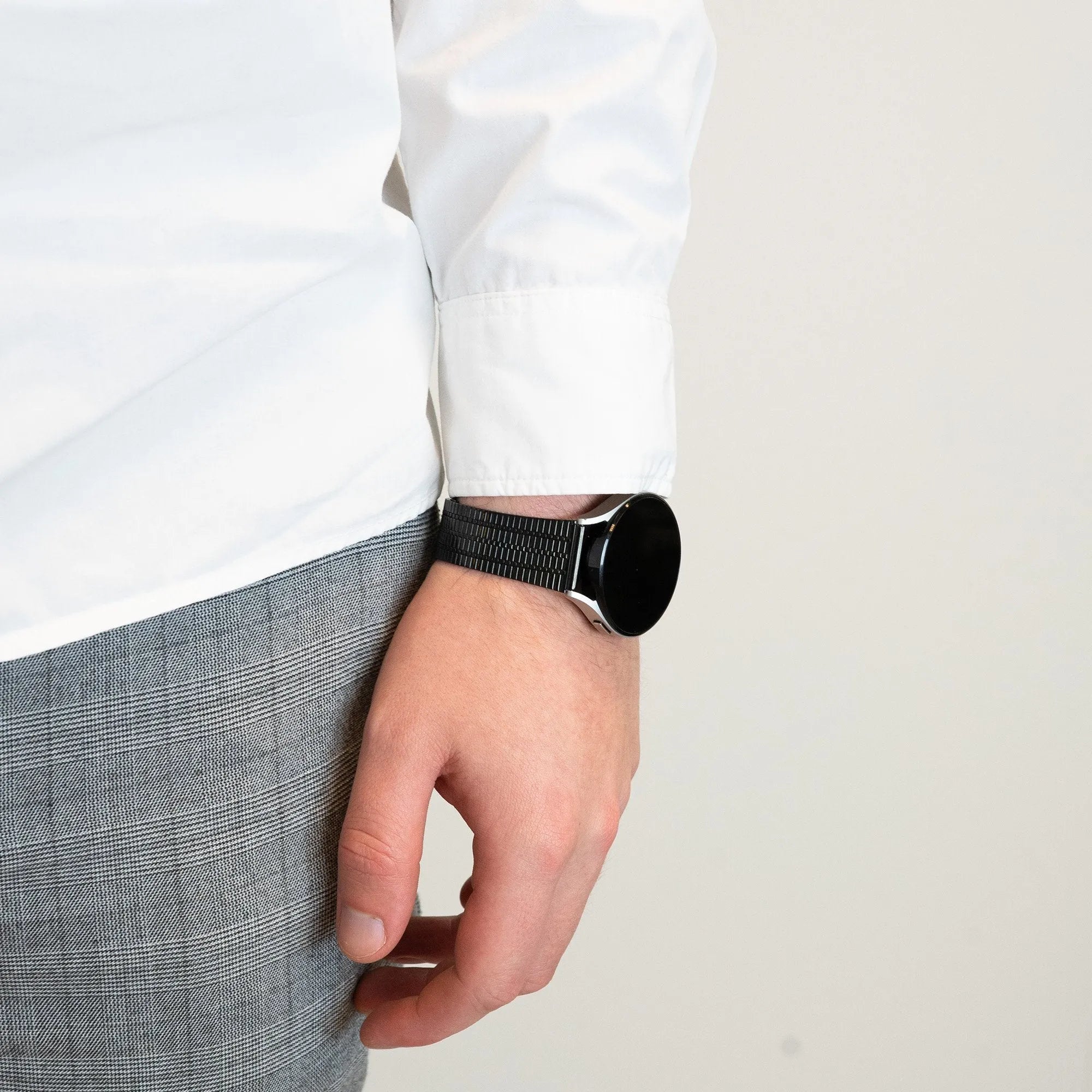 Bandz Amazfit Cheetah (Pro) verstellbares Stahlarmband (Schwarz)