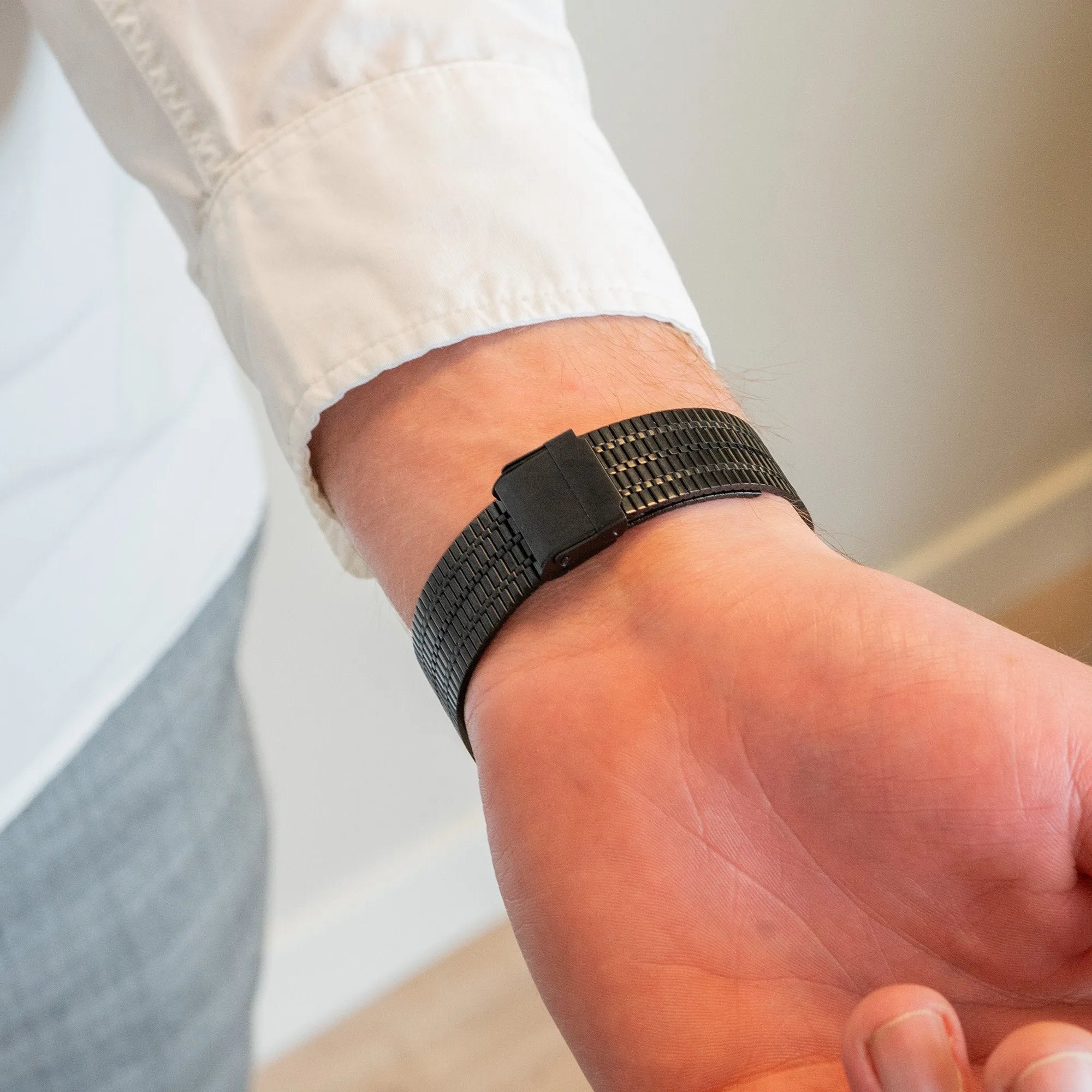 Bandz Amazfit Cheetah (Pro) verstellbares Stahlarmband (Schwarz)