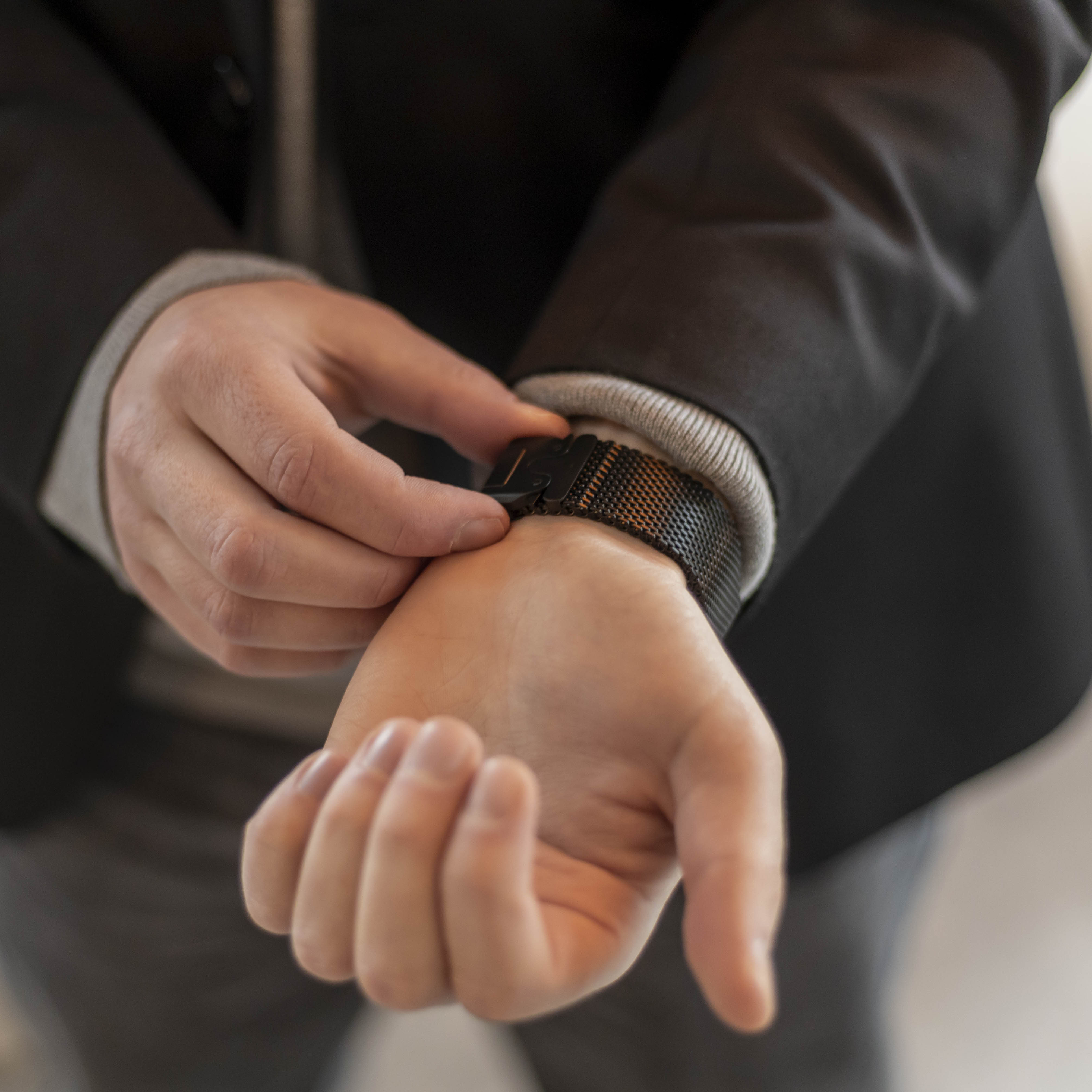 Bandz Apple Watch Ultra Milanese Loop Strap P-Buckle (Black)