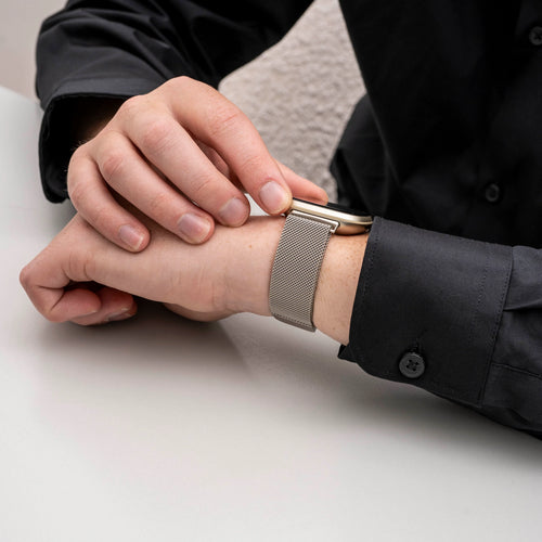 Fitbit Versa 4 Milanese-Armband (Polarstern)