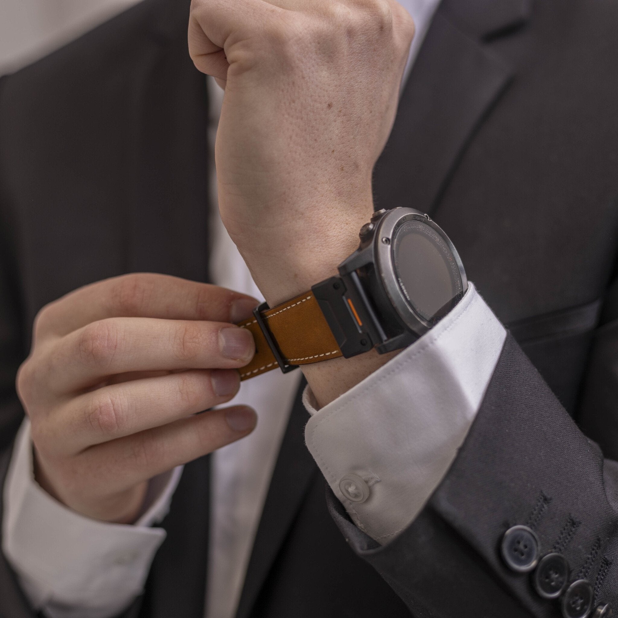 Garmin Forerunner 965 Genuine Leather Strap (Brown)