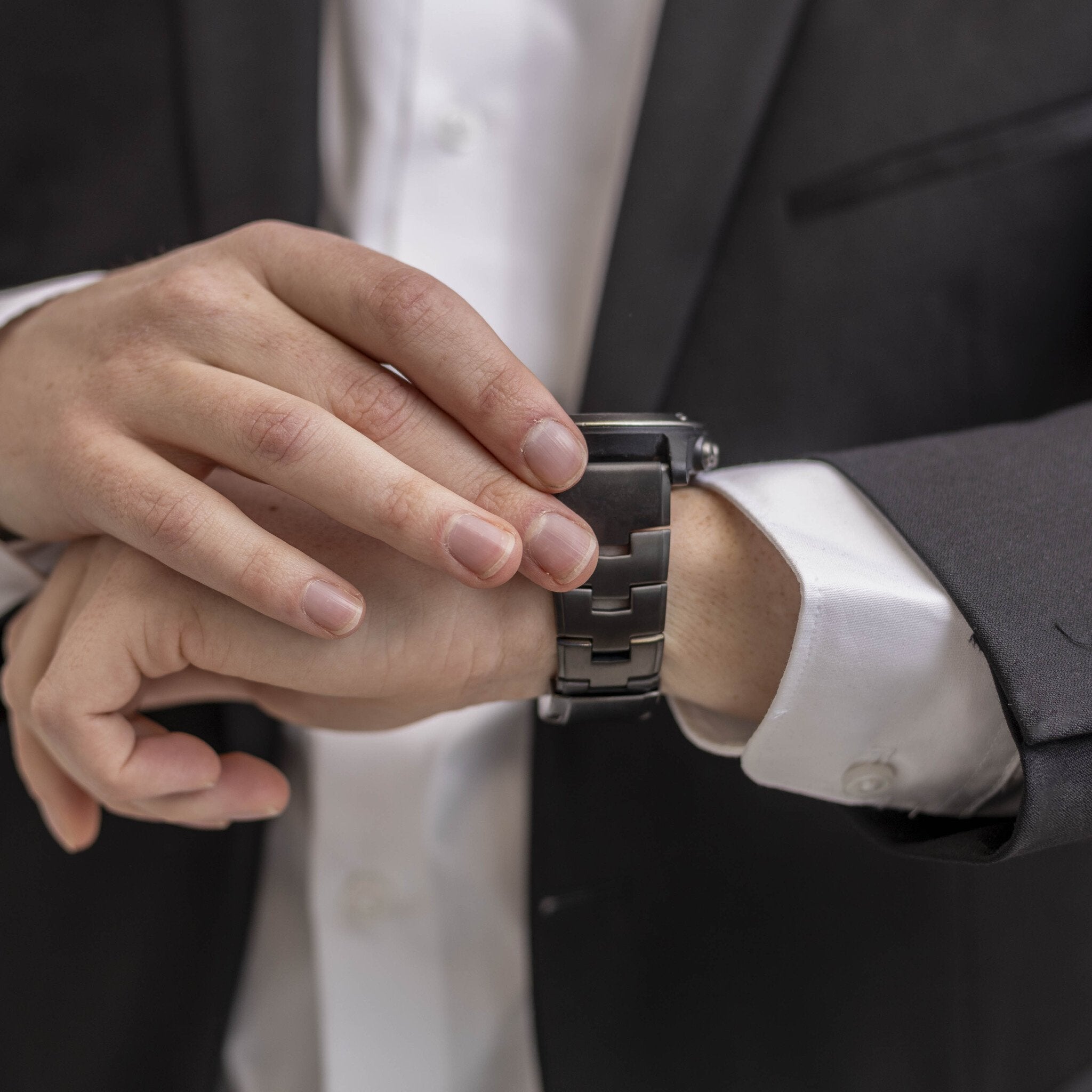 Garmin Instinct E - 45mm Titanium Strap (Graphite)