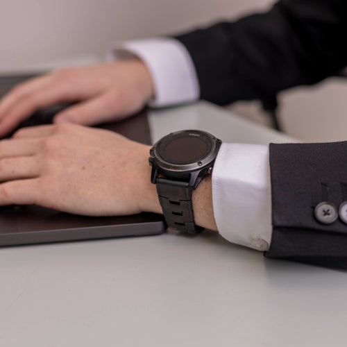 Titanium Strap 'Classic', black, lifestyle photo