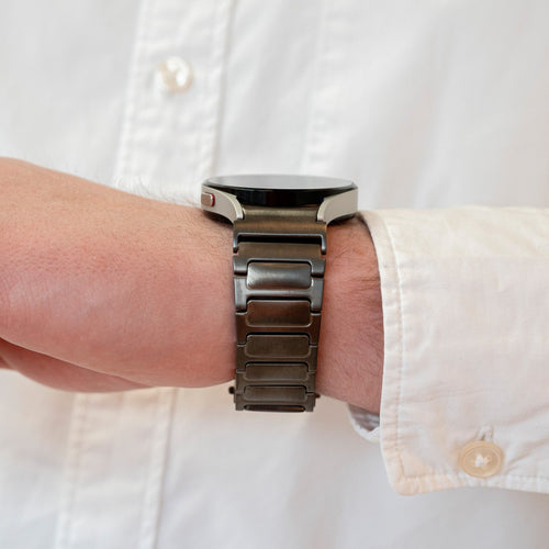 Titanium Strap 'One Push', graphite, lifestyle photo