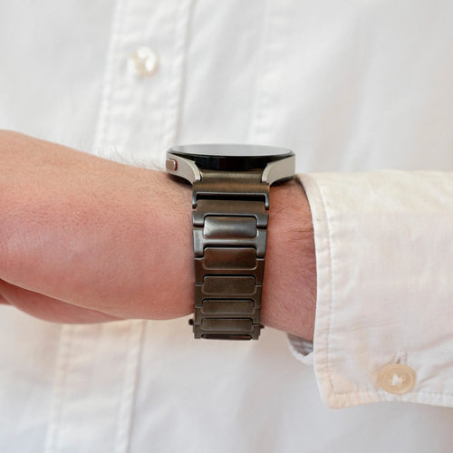 Titanium Strap 'One Push', graphite, lifestyle photo