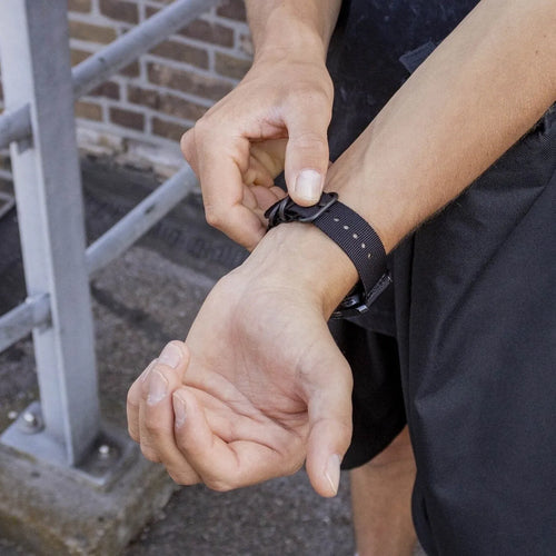 BALR Bracelet nylon avec boucle Polar Grit X Pro (noir)