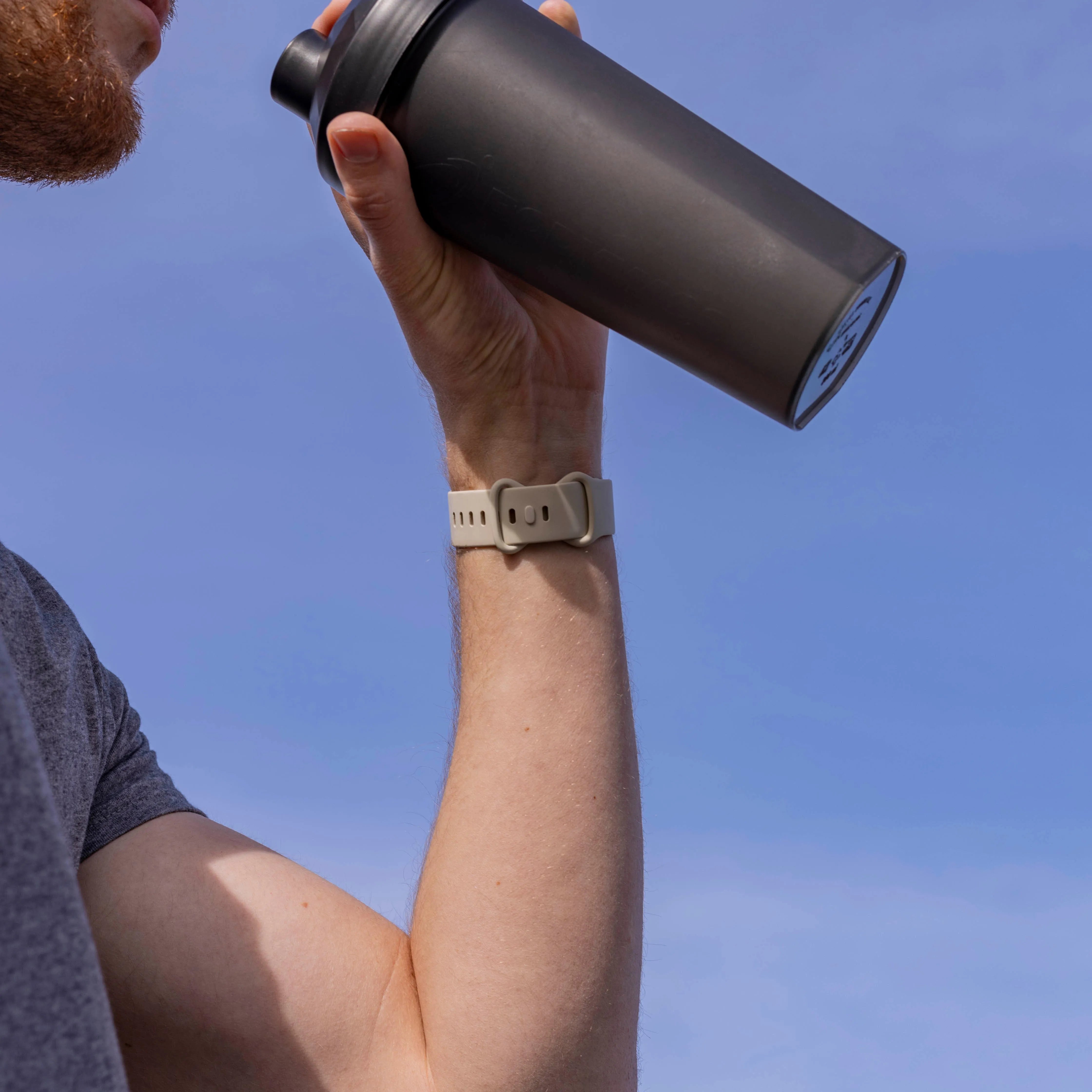 Bracelet silicone classique Fitbit Sense 2 (blanc cassé)