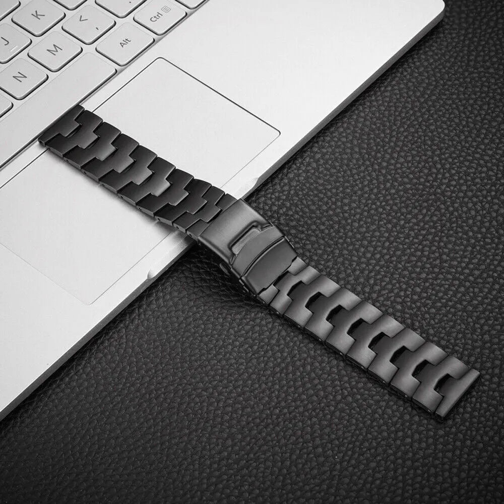 Titanium Grain Strap, black, lifestyle photo