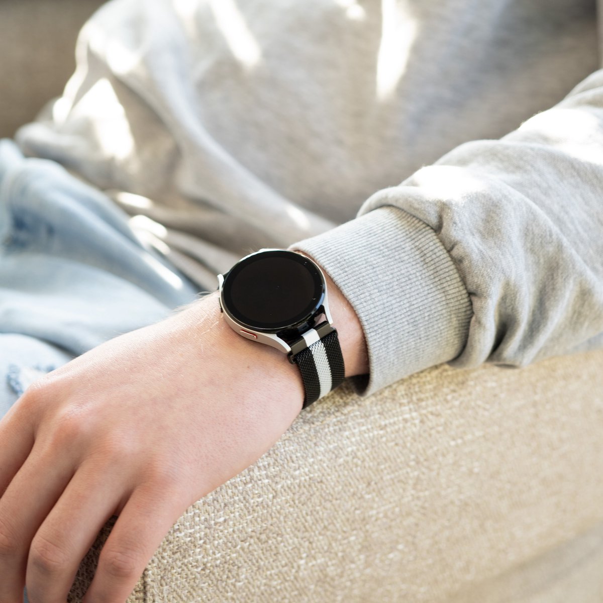 Samsung Galaxy Watch 5 40mm Milanese Strap (Black/White)