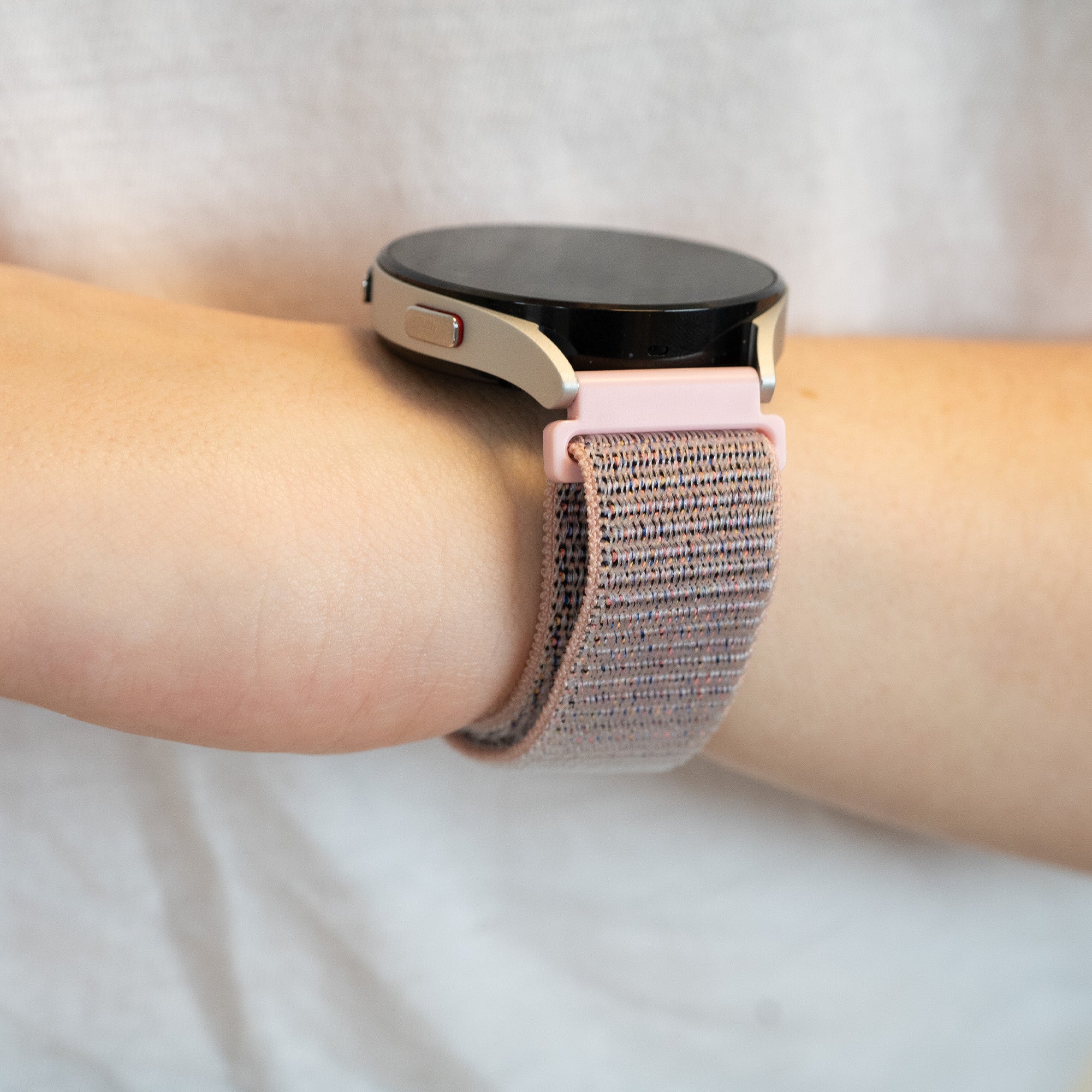 Bandz Garmin Vivomove Trend Nylon Loop Armband (Rosa)