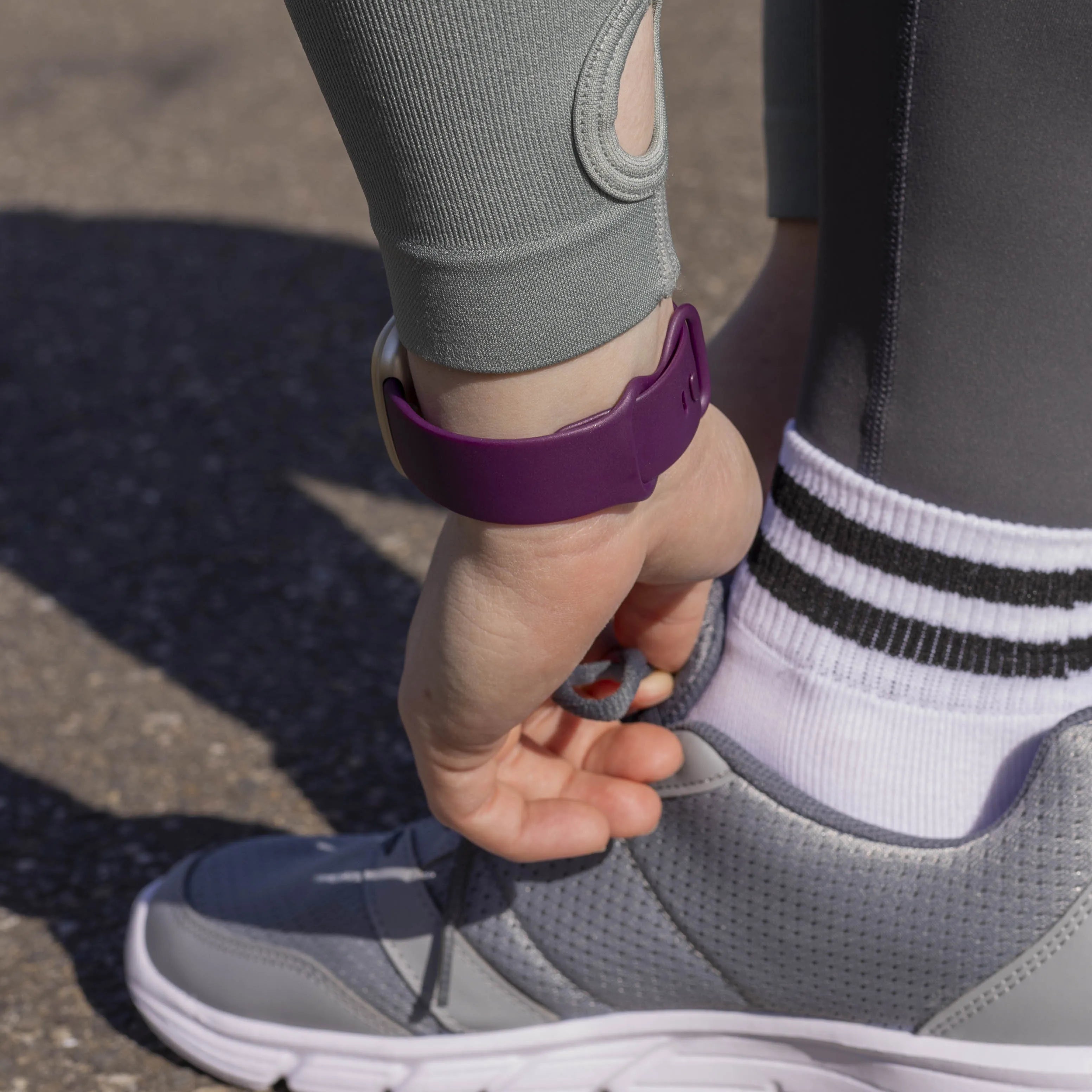Fitbit Versa 3 Silikonarmband Classic (Dunkelviolett)