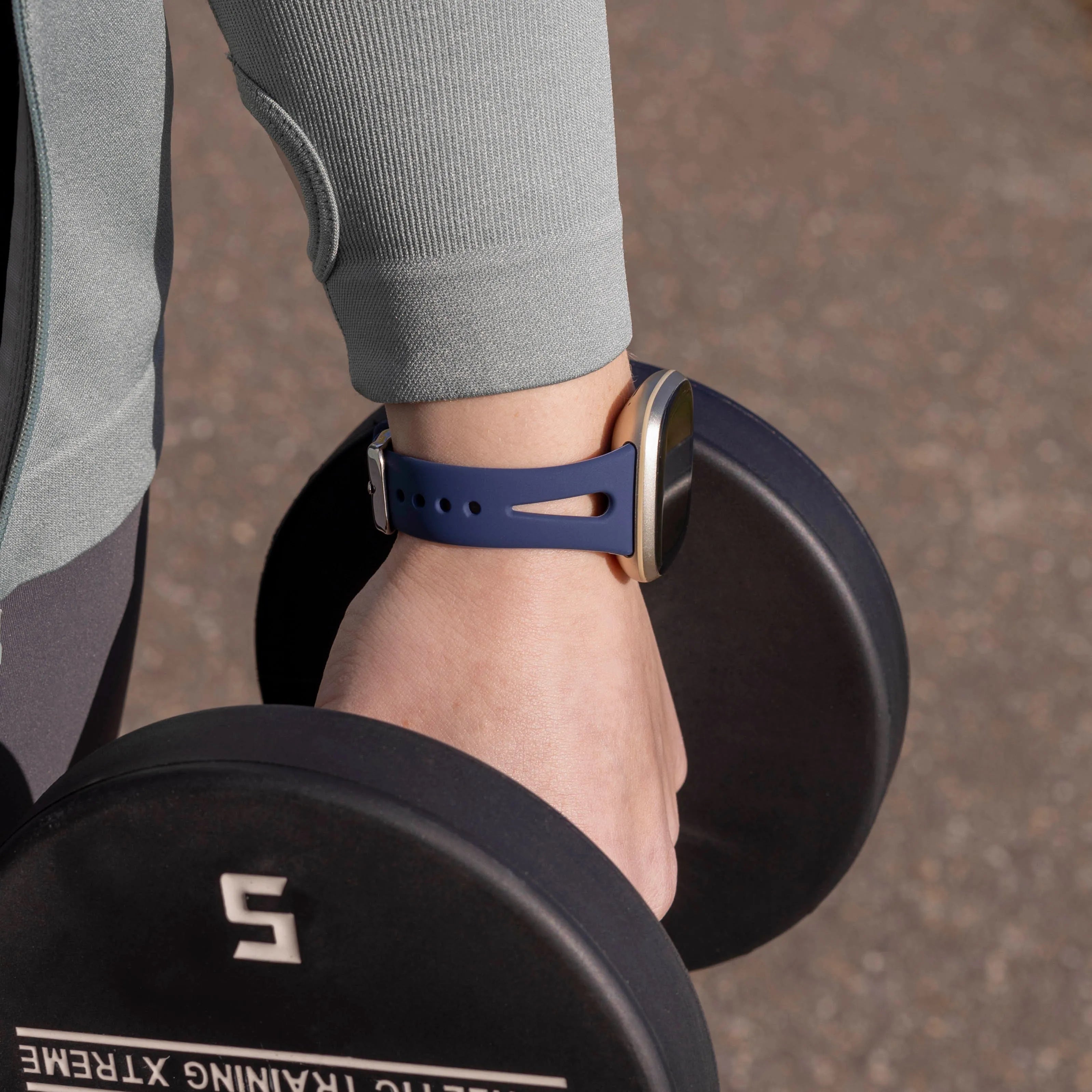 Bracelet silicone deluxe Fitbit Sense 2 (bleu foncé)