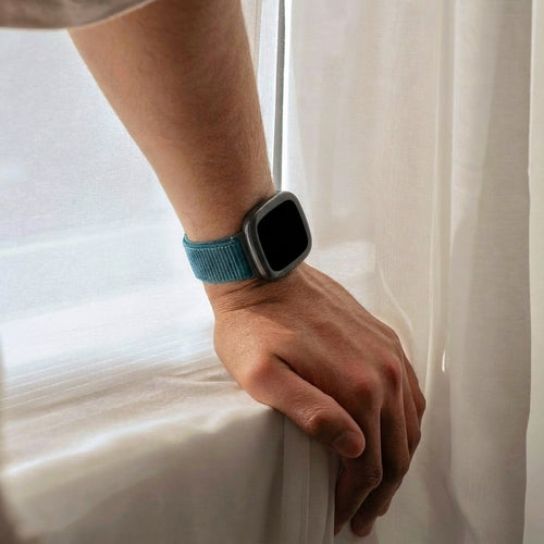 Fitbit Versa 4 Nylonarmband (Blau)