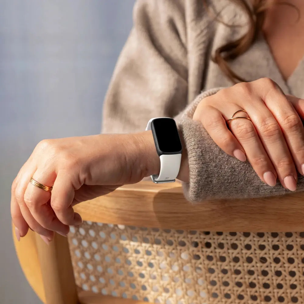 Fitbit Luxe siliconen bandje (zand wit)