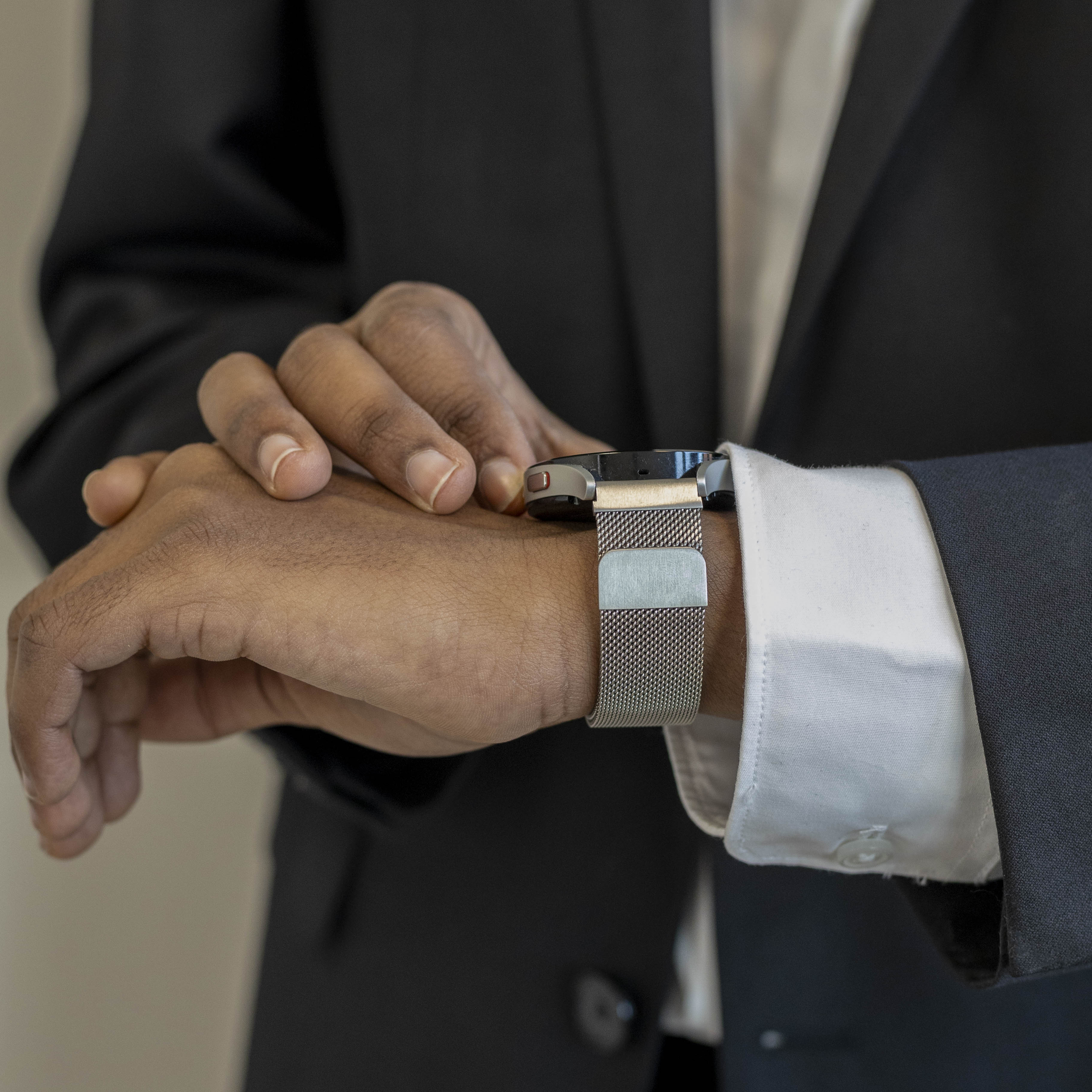 Samsung Galaxy Watch 6 Classic 47mm Milanese-Armband (Titan)