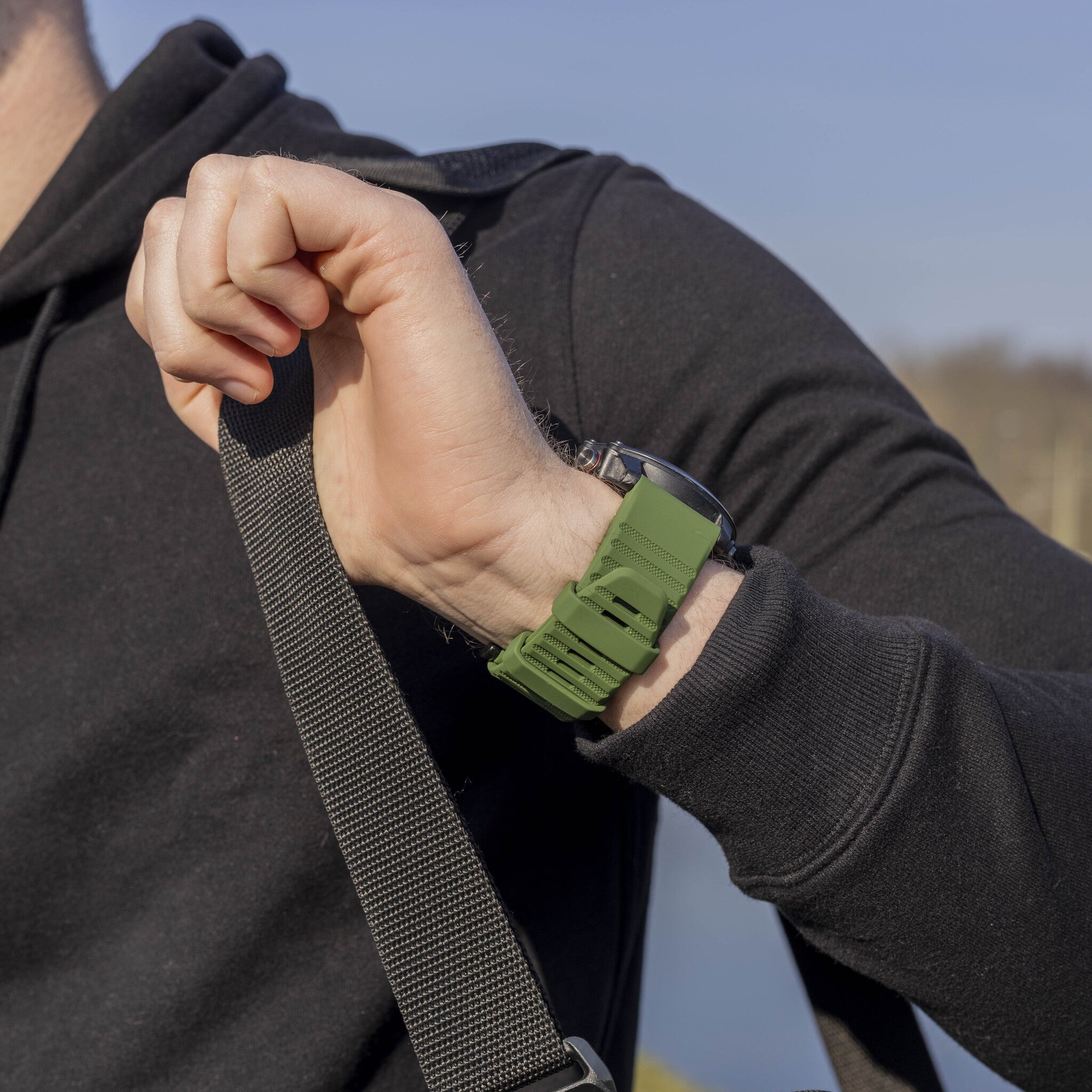 Bandz Garmin Quatix 8 - 51mm Buckled Silicone Strap (Dark Green)