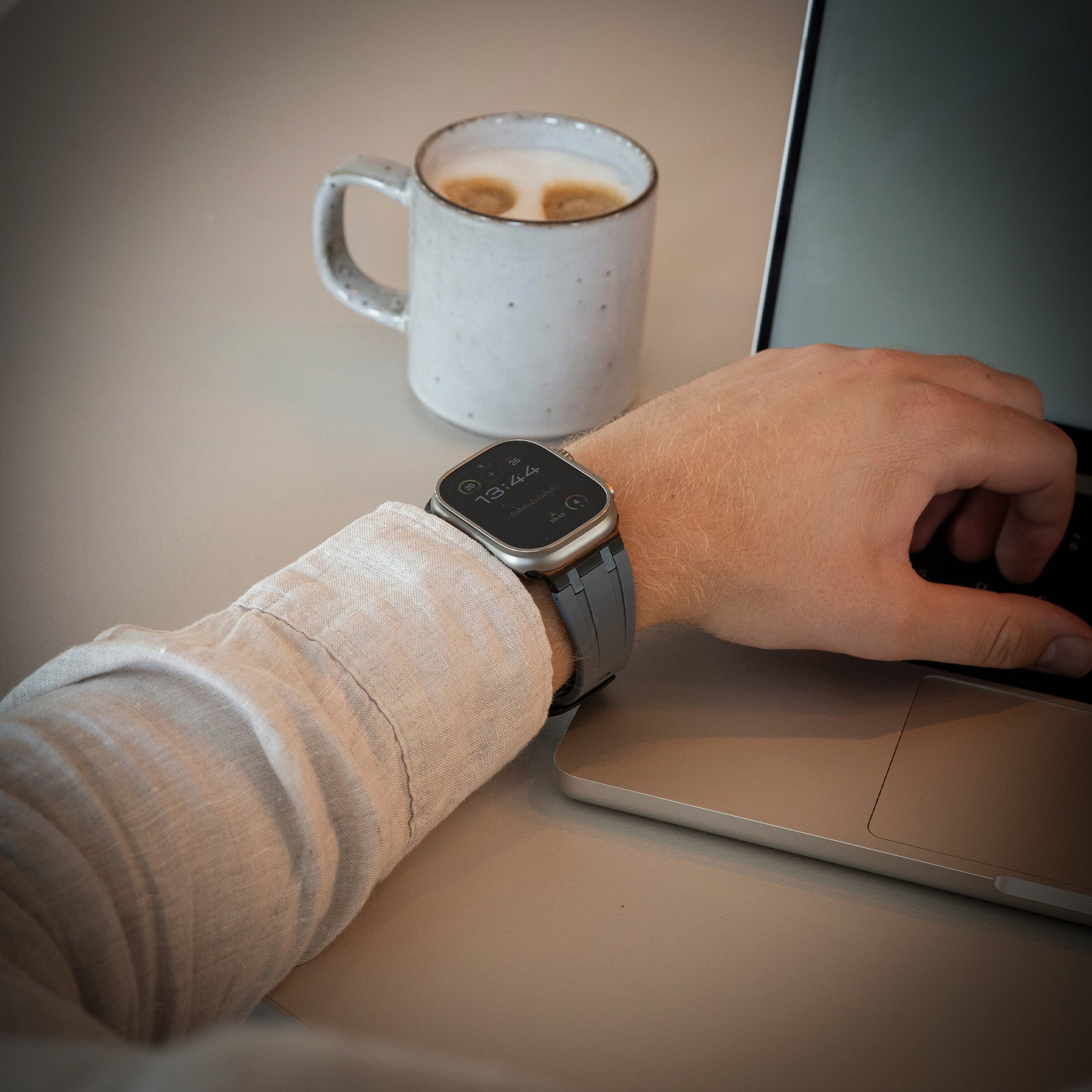 Bandz Correa silicona 'Luxe Liqiud' Apple Watch (gris con negro)