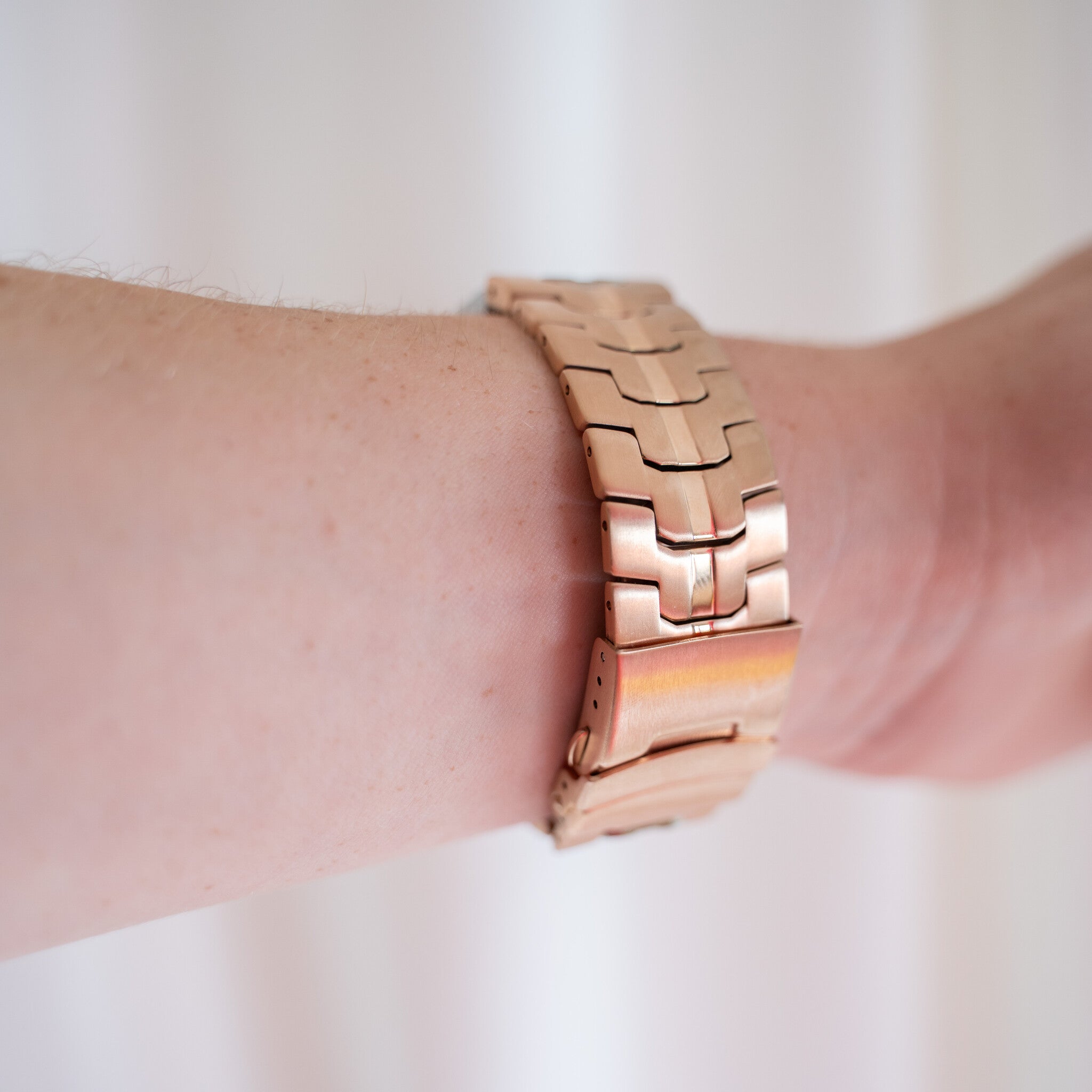 Samsung Galaxy Watch 7 - 44mm Stahl-'Iron' Armband (Roségold)