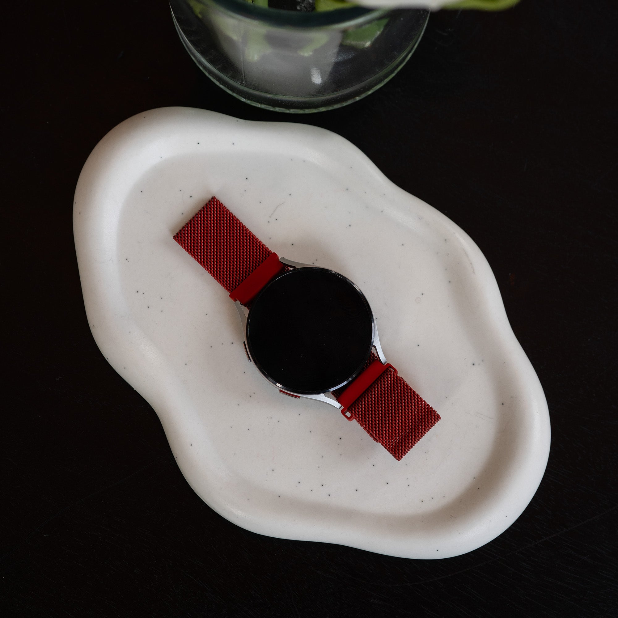 Samsung Galaxy Watch 7 - 40mm Milanese Strap (Red)