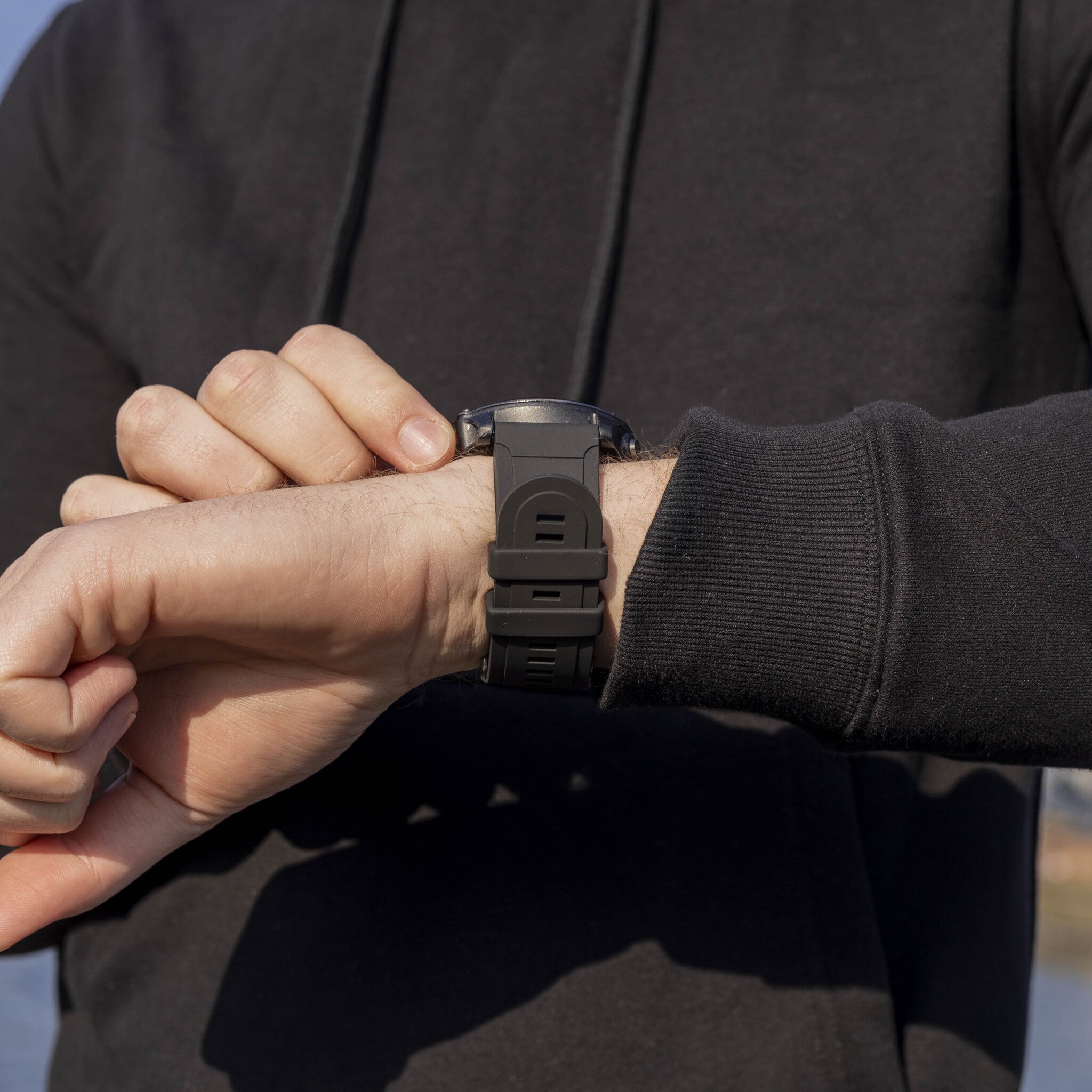 Garmin Fenix 7x Glänzendes Silikonarmband (Schwarz)