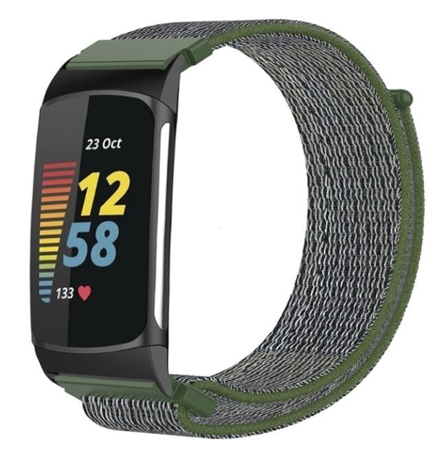 fitbit-charge-5-armband-gruen