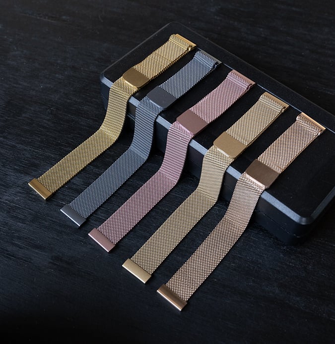 Fitbit Charge 5 Milanese-Armband (Champagner)