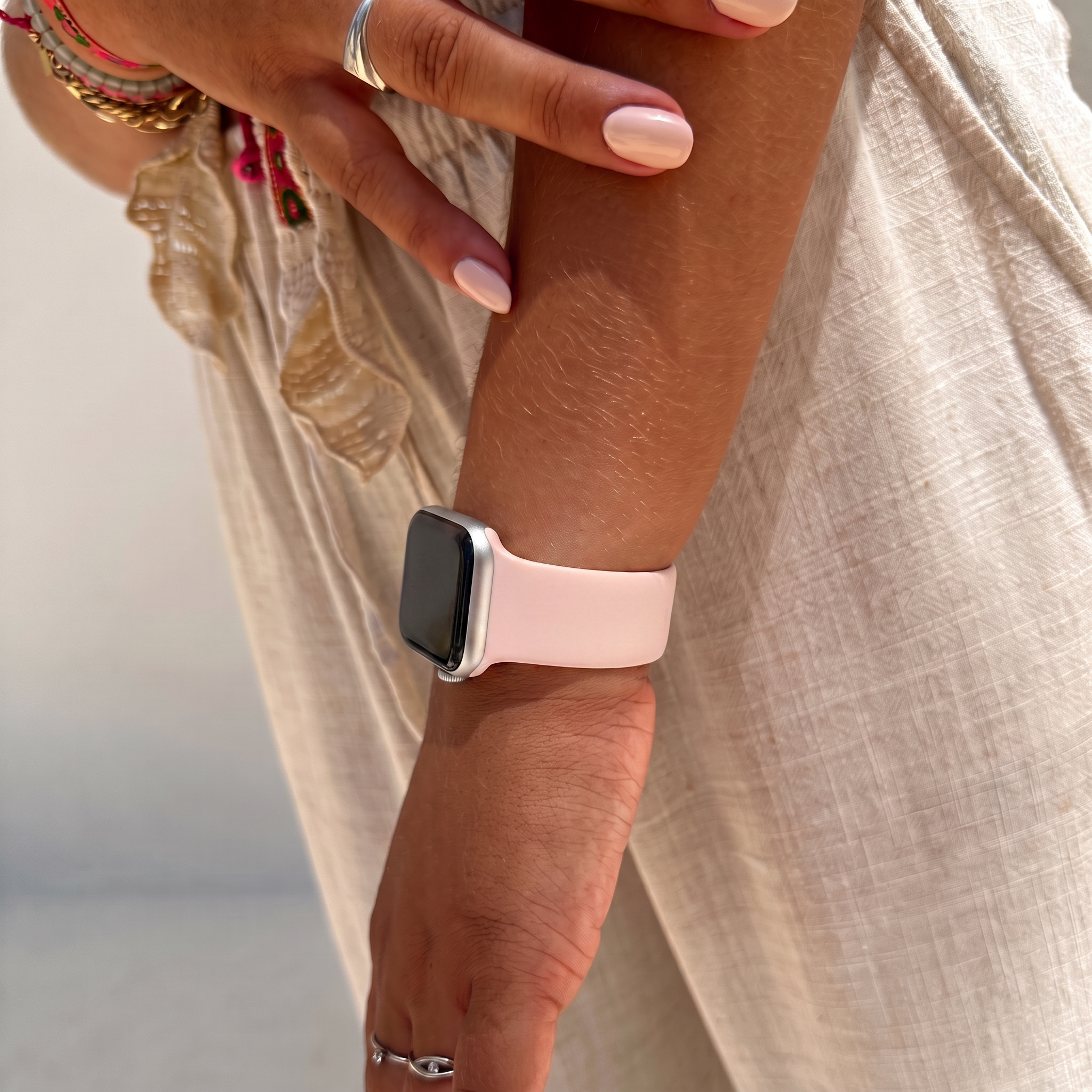 xoxo Wildhearts Apple Watch Silikonarmband (Hellrosa)