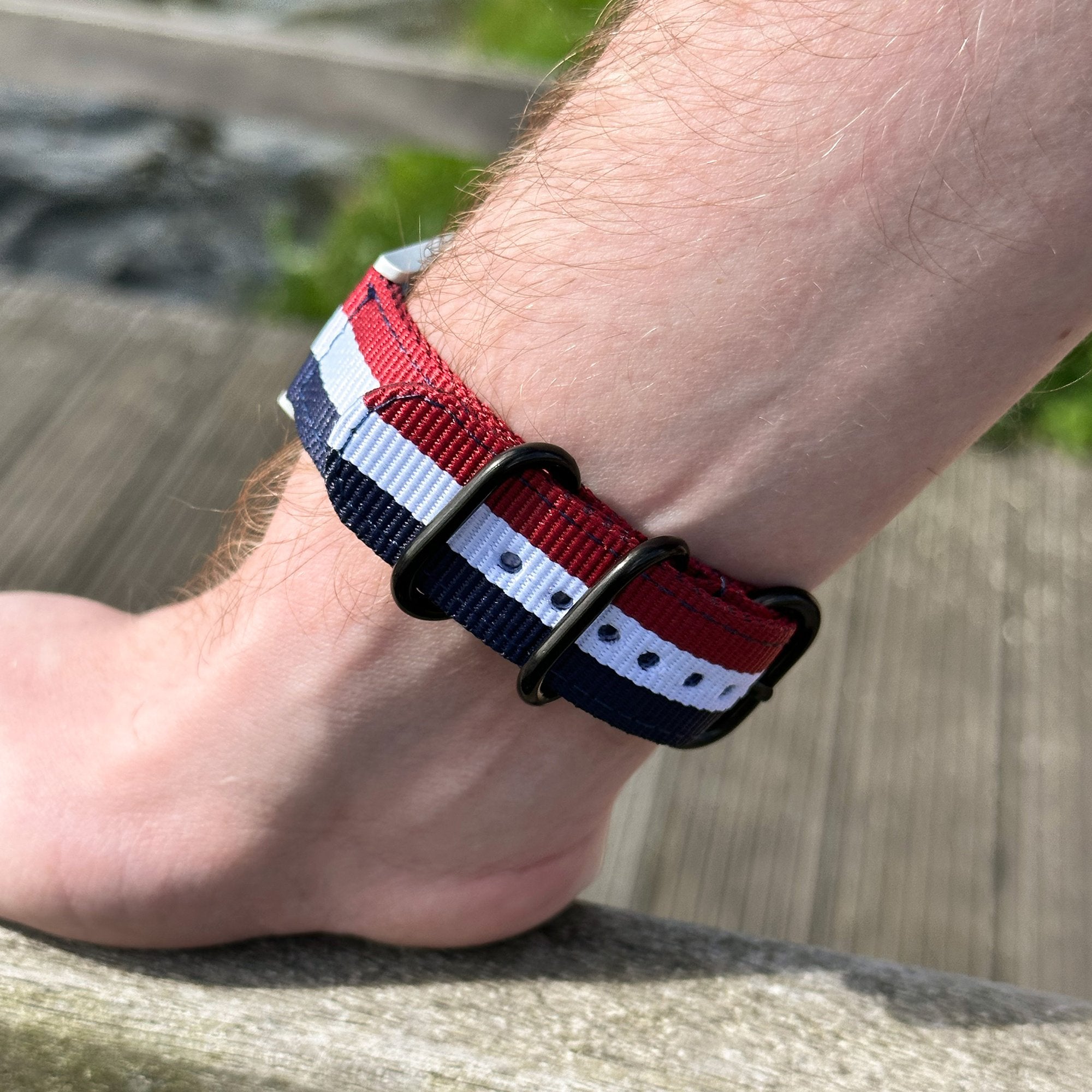 Samsung Galaxy Watch 4 - 44mm Nylon-Strap with Buckle (Tricolour)