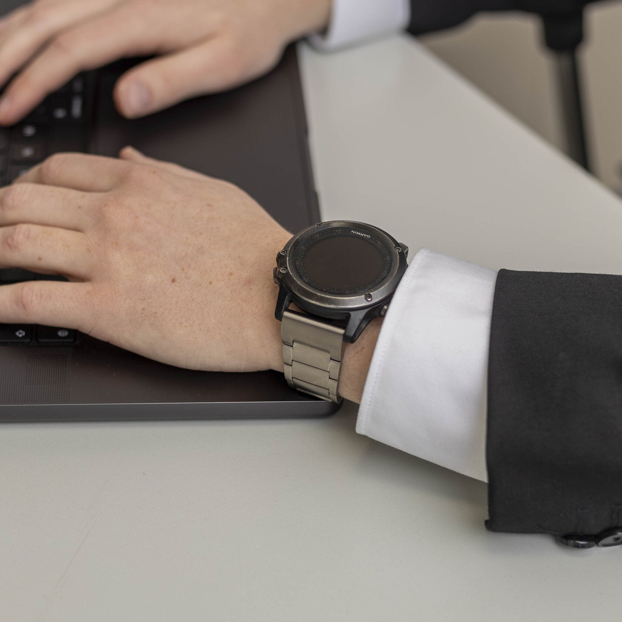 Garmin Descent MK3i - 51mm Magnetic Titanium Strap (Silver)