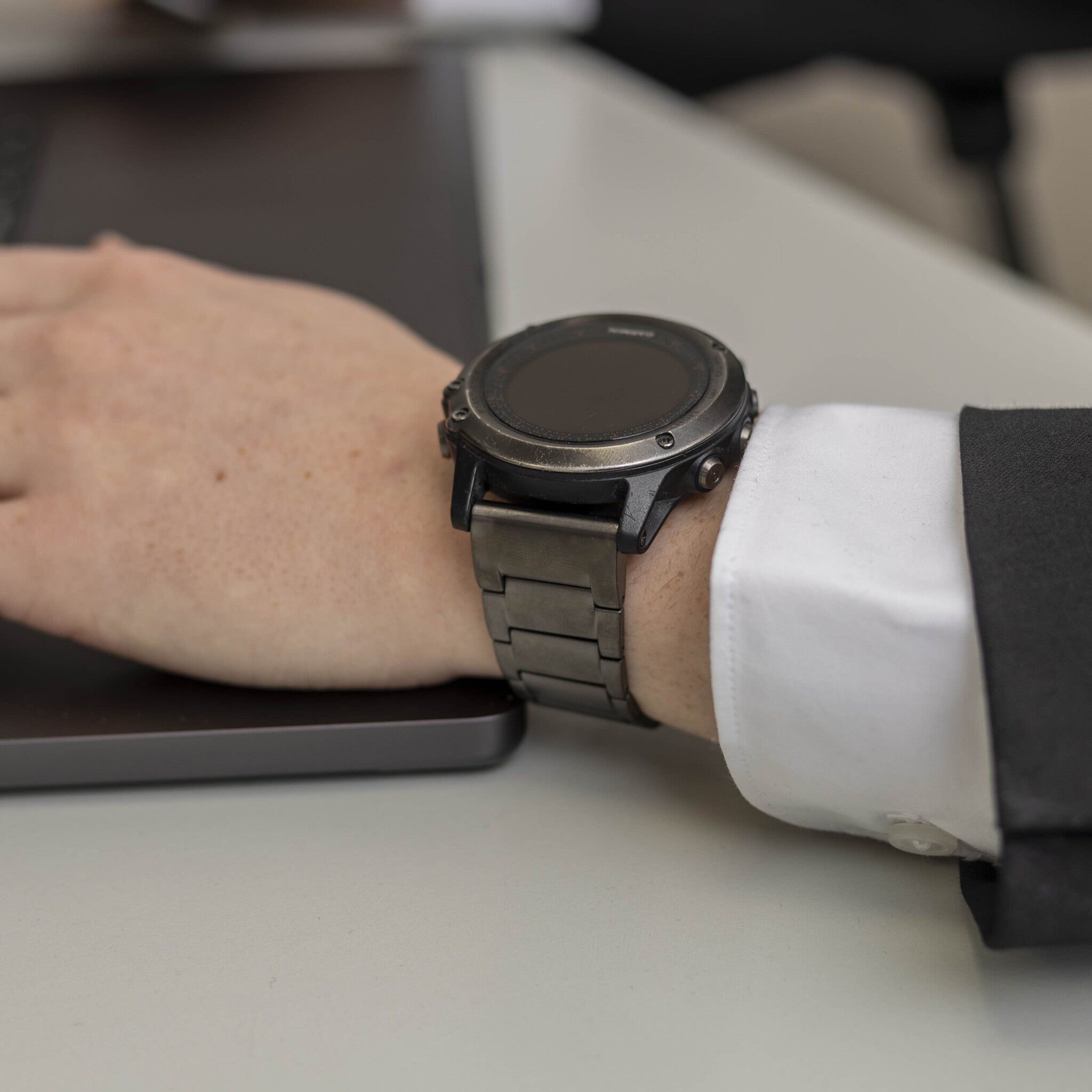 Correa titanio magnético Garmin Fenix E (grafito)
