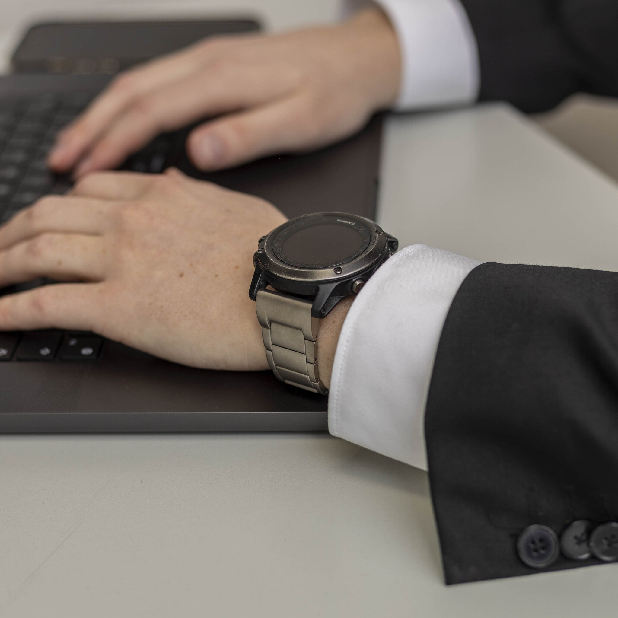 Correa titanio magnético Garmin Fenix E (titanio)