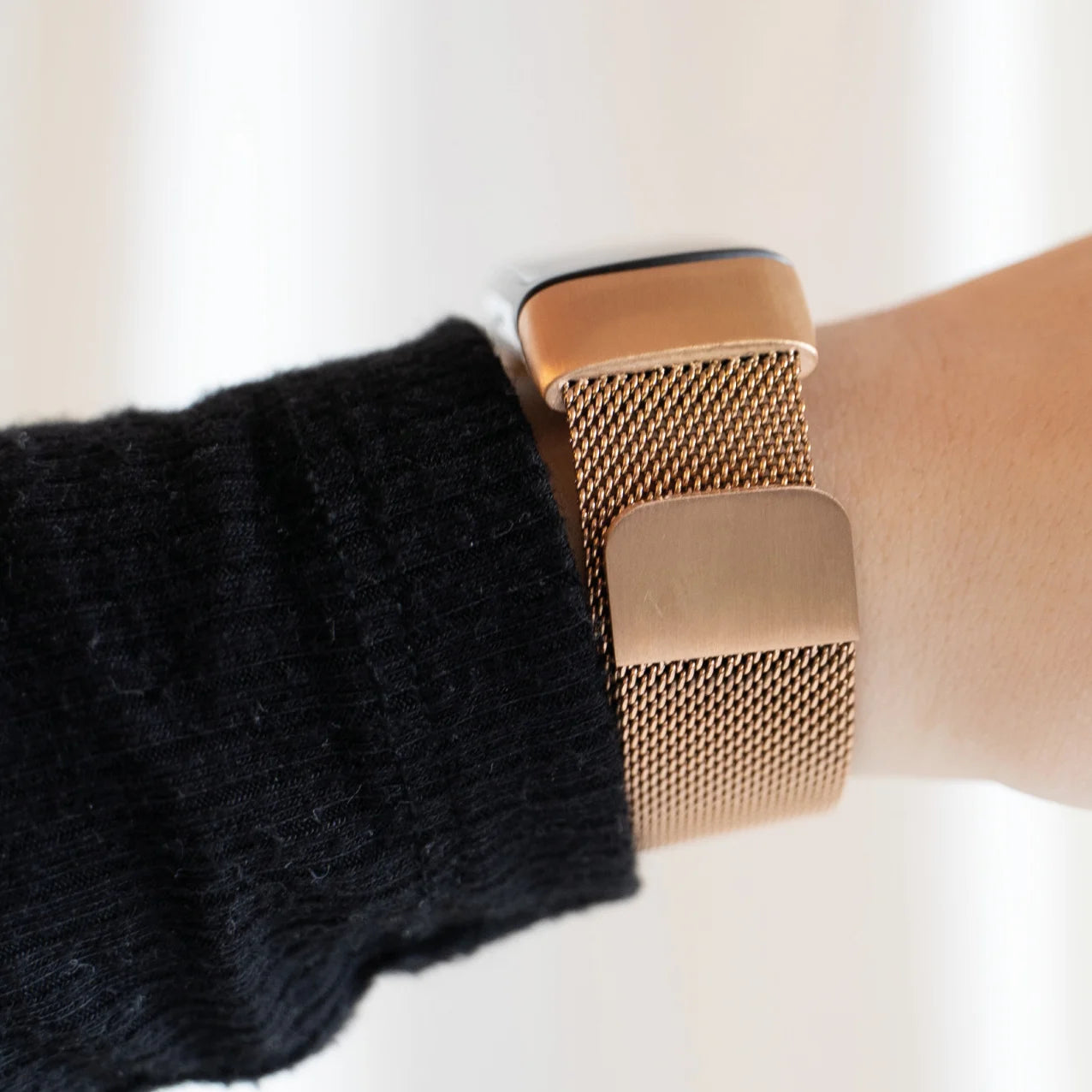 Fitbit Charge 5 Milanese-Armband (Champagner)