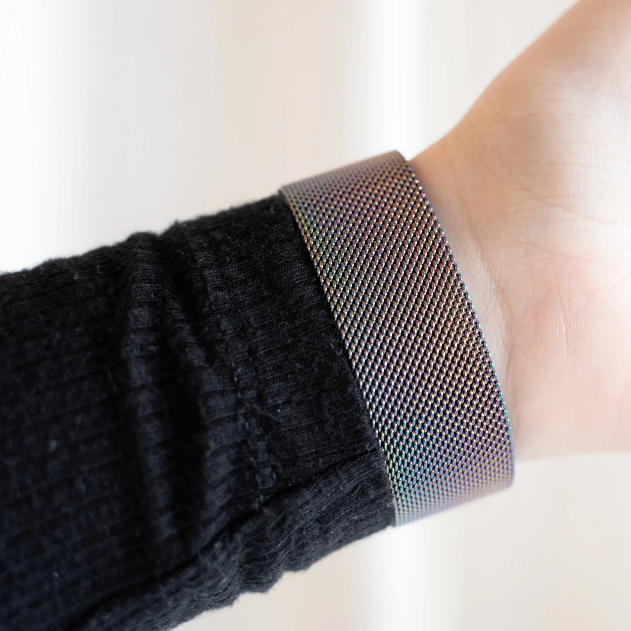 Fitbit Charge 5 Milanese-Armband (Regenbogen)